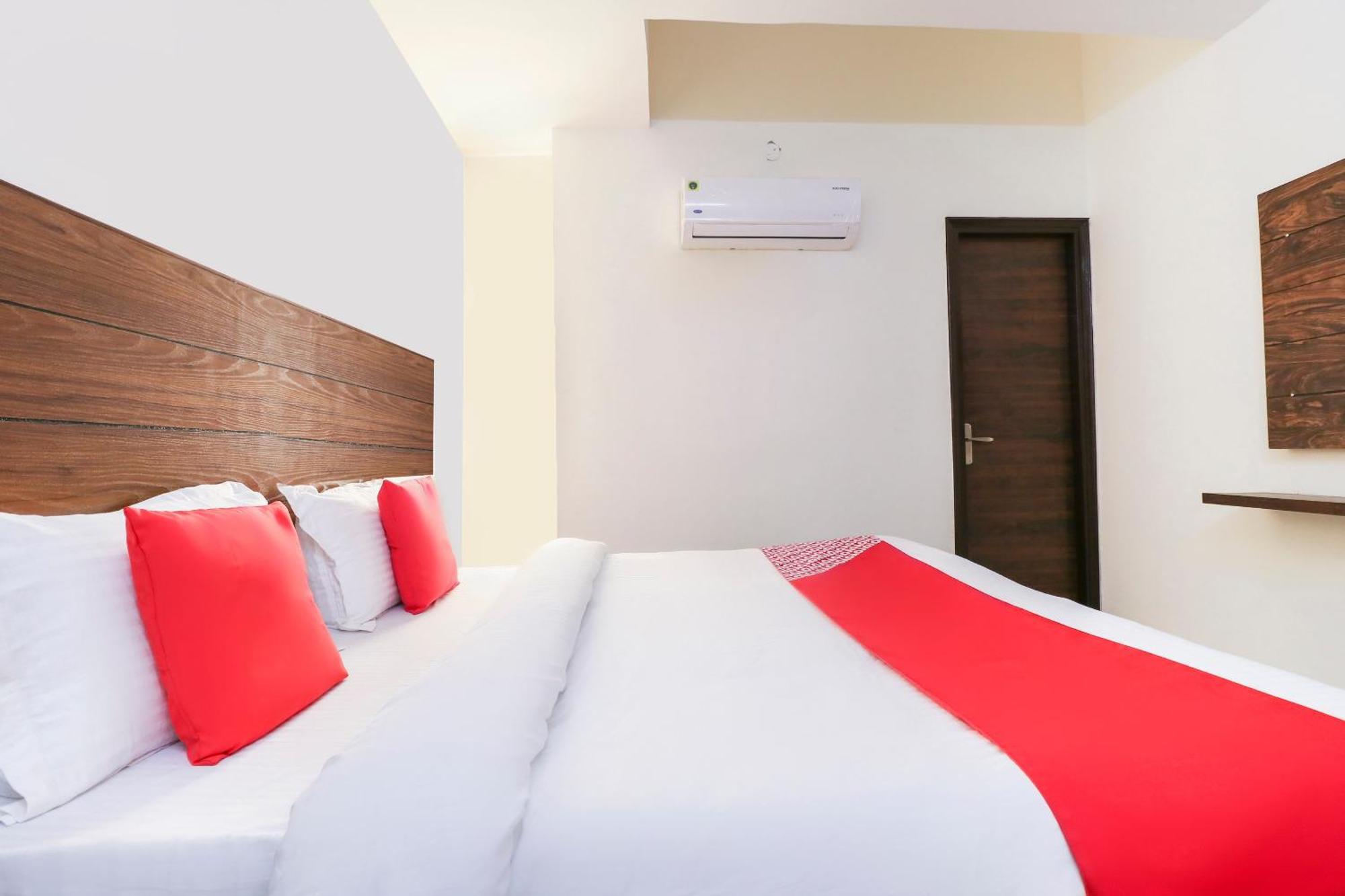 Hotel O Red Ark Landran 外观 照片