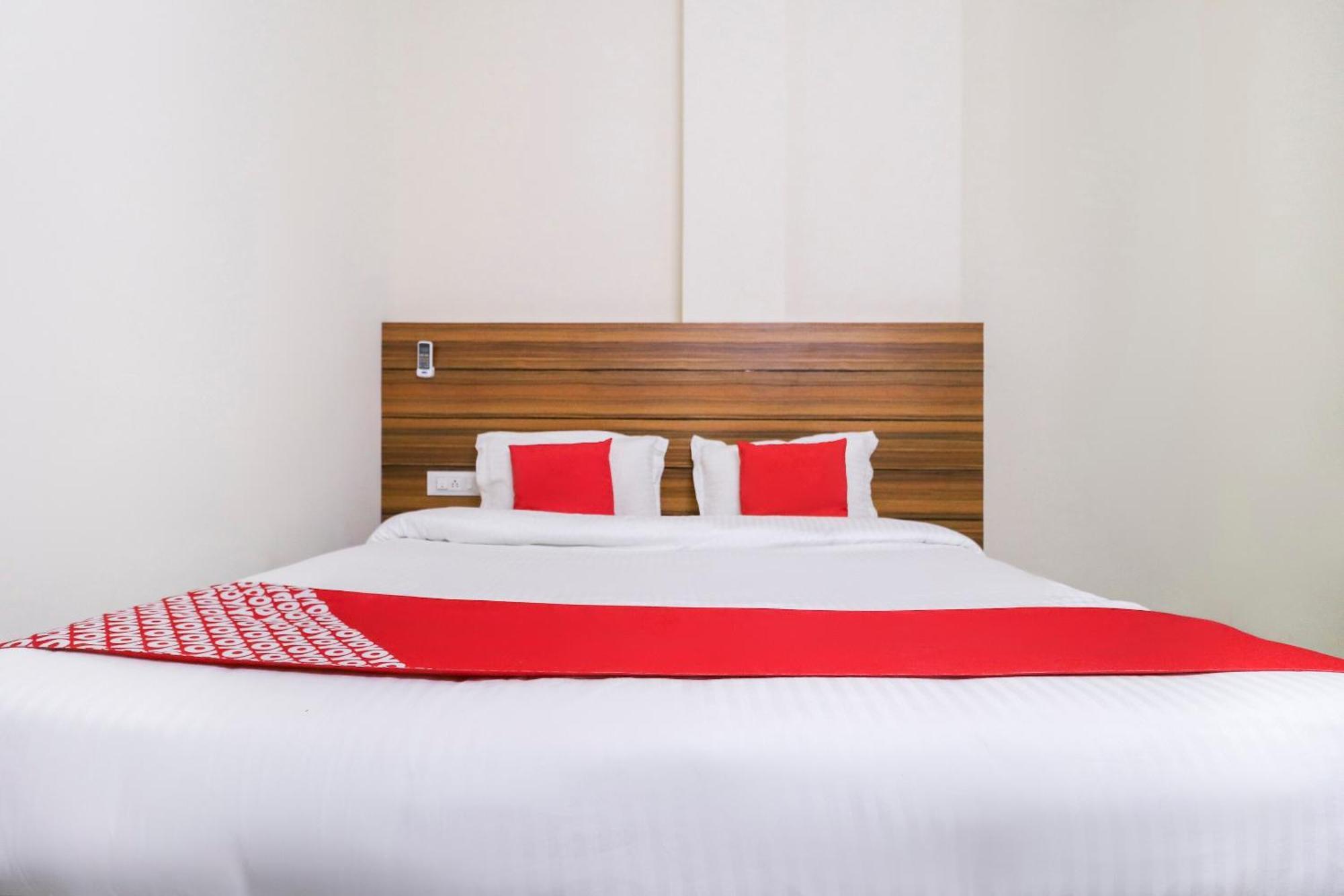 Hotel O Red Ark Landran 外观 照片